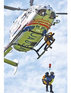 能代山本広域消防本部が県消防防災航空隊と合同で訓練を実施（三種町鹿渡で）