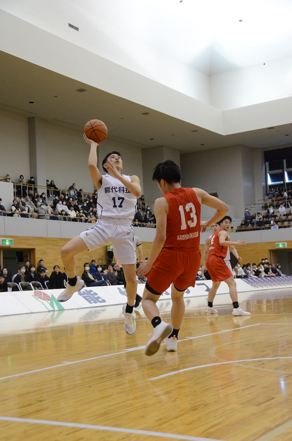 能代カップは大会２日目も熱戦を展開（能代市総合体育館で）