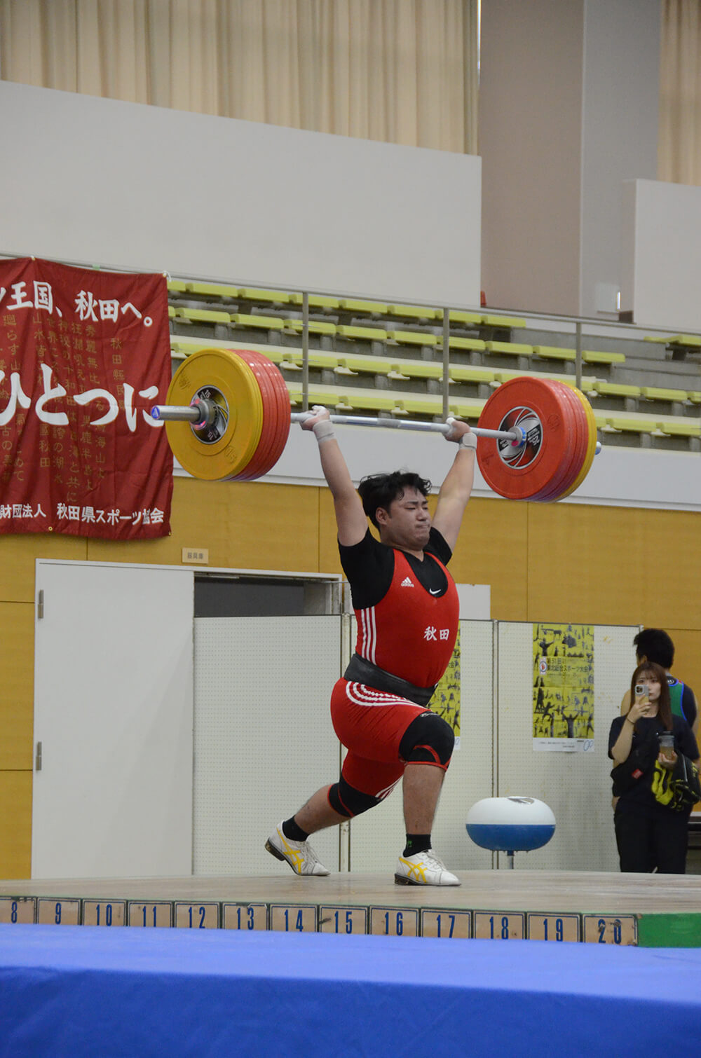 クリーン＆ジャークで１５５㌔を成功させた伊藤