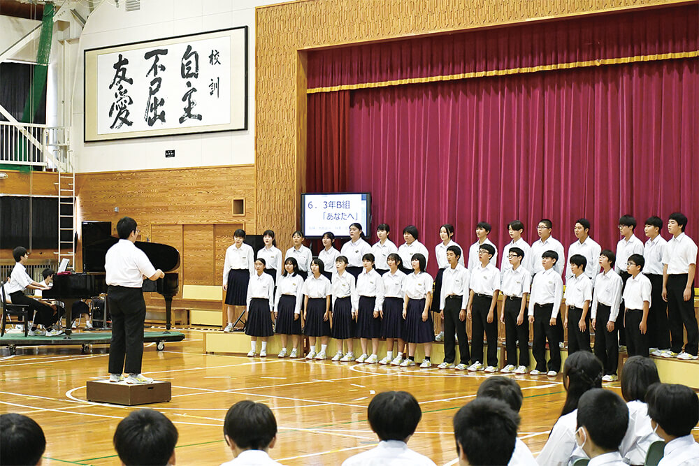 合唱や学級ＣＭコンクールなどで盛り上がった「二中祭」（能代二中で）