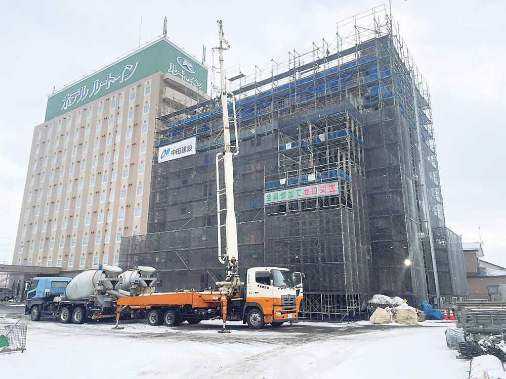 増築工事を進めているホテルルートイン能代の新館（能代市西大瀬で）