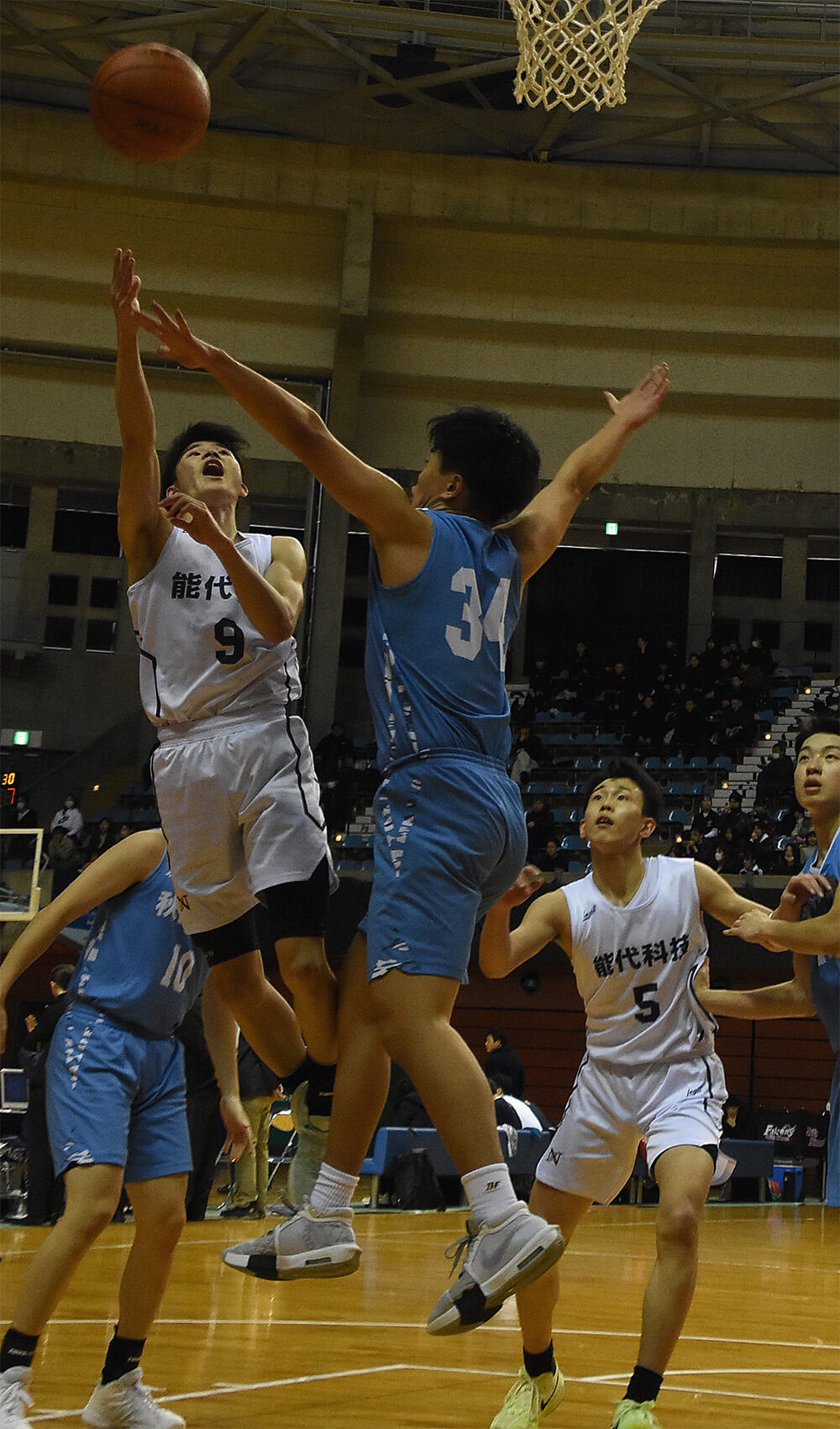 決勝リーグ全勝で２年ぶりの頂点に立った能代科技（秋田市立体育館で）